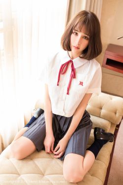 《展招艳史》